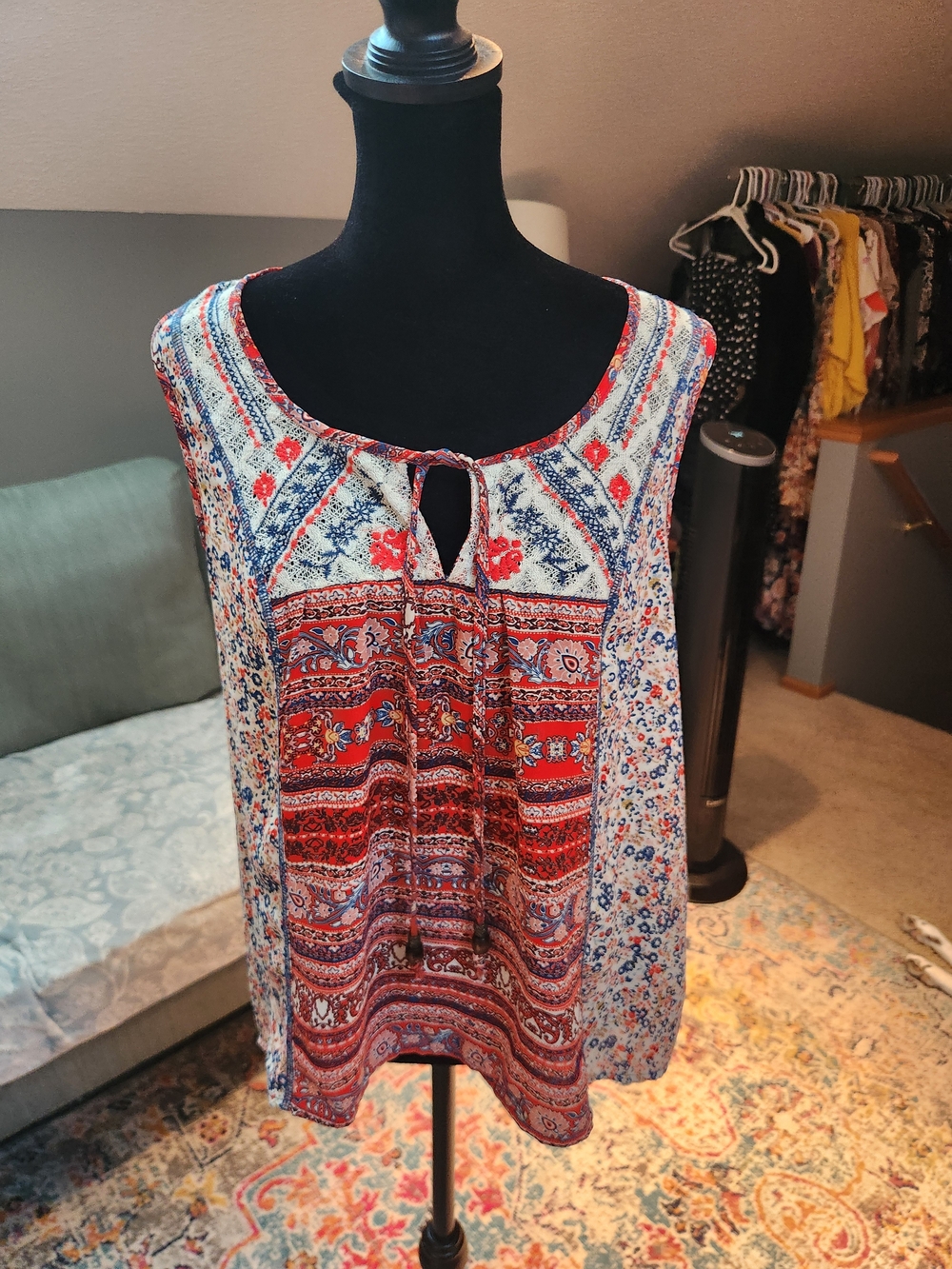 Xhilaration Red and Blue Boho Print Tie-Neck Camisole Lace Detail Large